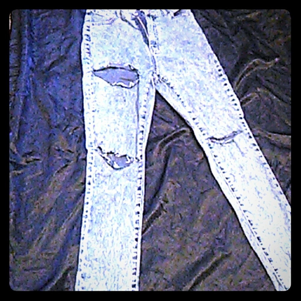 Light wash high waisted ripped jeans